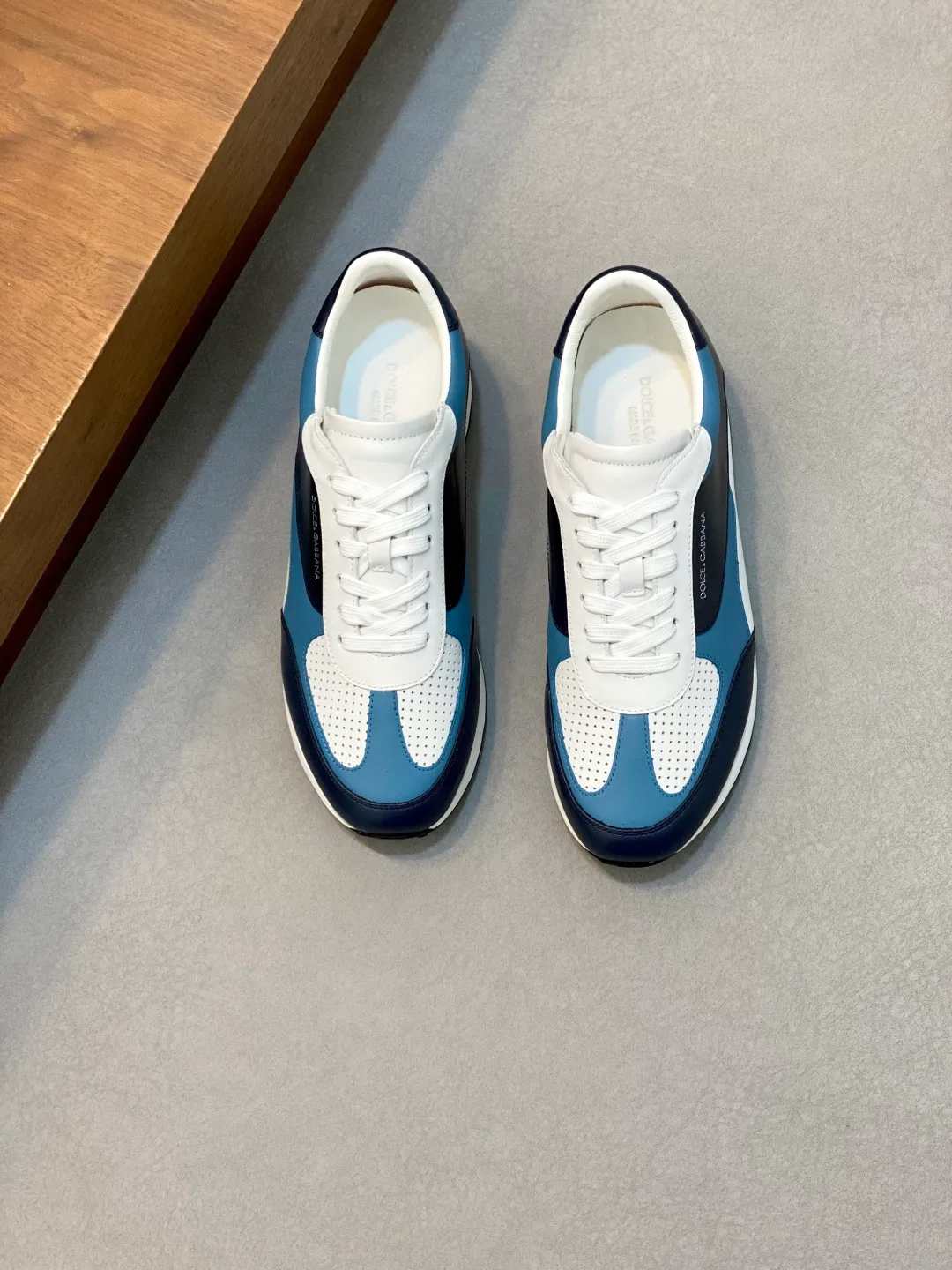 Men's Men's Shoes 💰900••Classic••Dolce&Gabbana••DG✔️High-end men's sports•casual shoes. Original goods from top counters. Original imported cowhide, multi-material splicing design ➕Imported cowhide lining, cowhide feet ➕Original TPR elastic outsole.  Size: 39-44 (38, 45 customized)